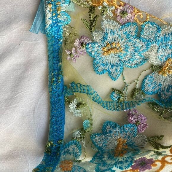 new, blue lace bra and thong set and ribbons to close - Picture 3 of 16